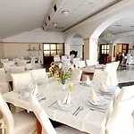 Maxplaza 4*