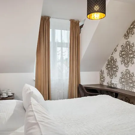 Maxplaza Hotel 4*