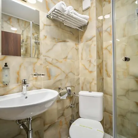 Maxplaza 4* Τρνάβα