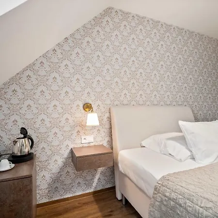 Maxplaza Hotel