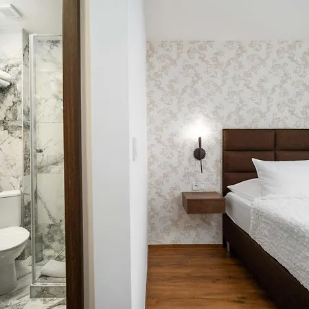 Maxplaza Hotel 4*