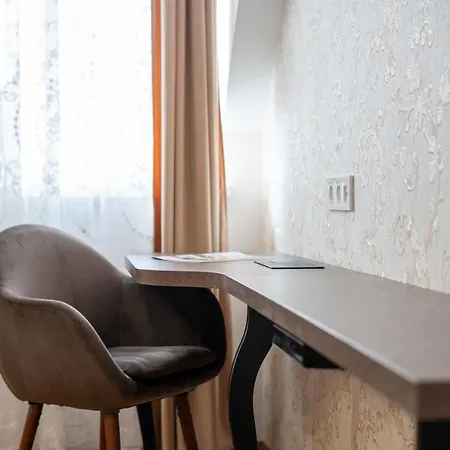 Maxplaza 4* Τρνάβα