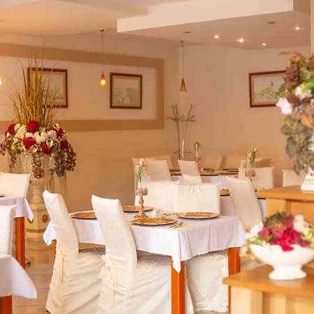 Maxplaza 4* Trnava