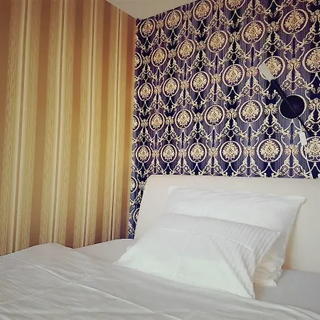 Maxplaza 4*