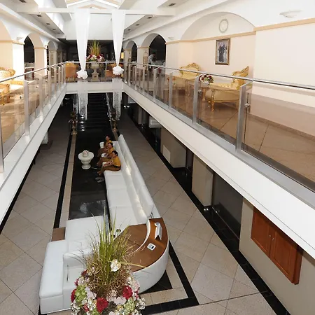 Hotel Maxplaza 4*