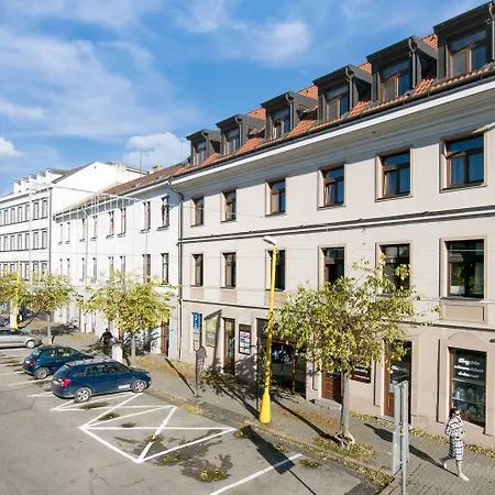 Maxplaza 4* Τρνάβα