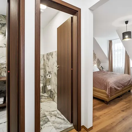 Maxplaza Hotel 4*