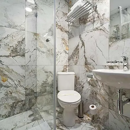 Maxplaza 4*
