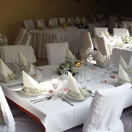 Maxplaza Ξενοδοχείο Τρνάβα