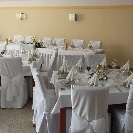 Maxplaza 4*